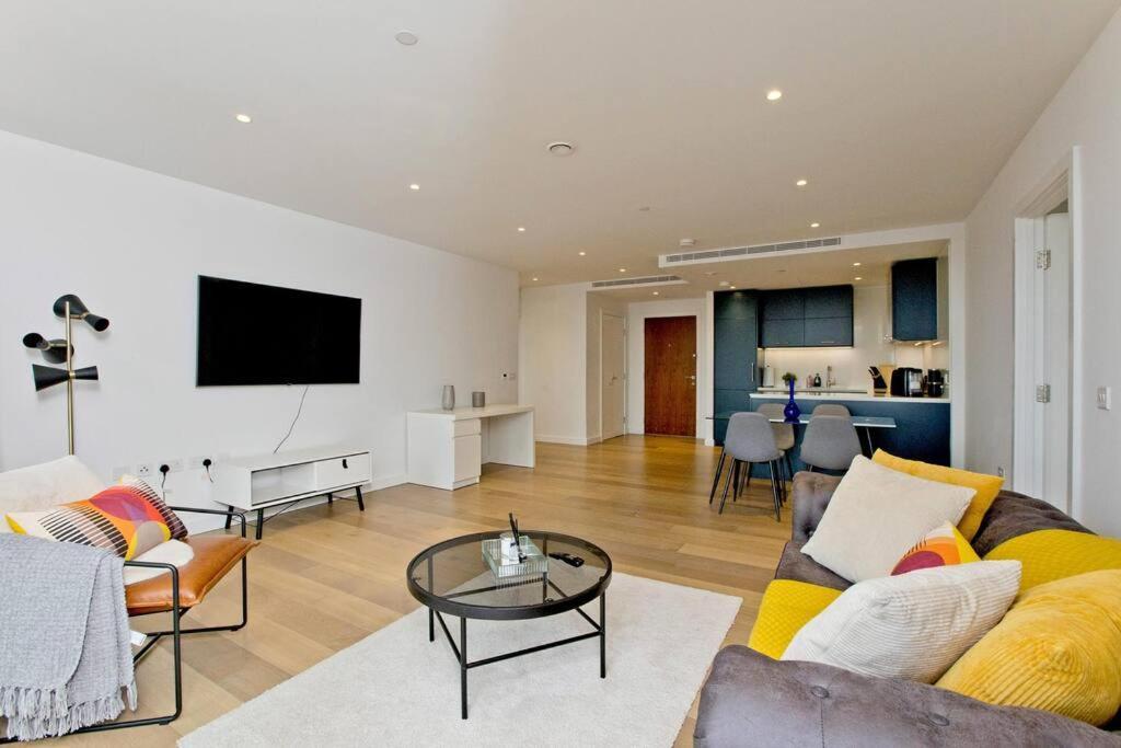 Kings Cross 2 Bed With City Views, Ac, Balcony Lägenhet London Exteriör bild