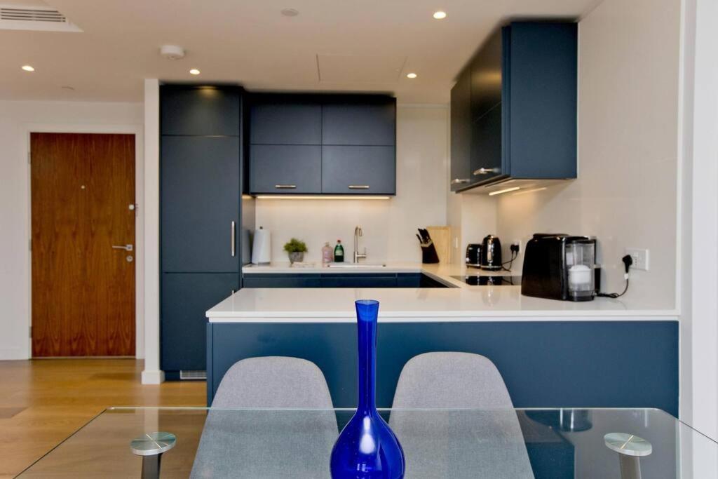 Kings Cross 2 Bed With City Views, Ac, Balcony Lägenhet London Exteriör bild